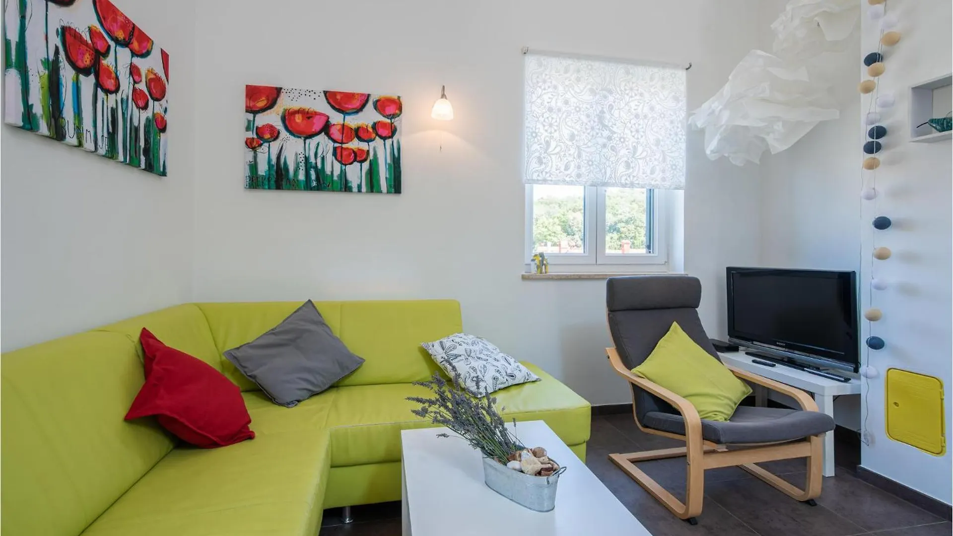 4 Bedroom Gorgeous Apartment In Porozina
