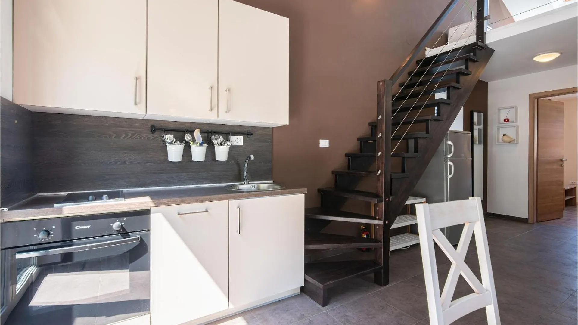 4 Bedroom Gorgeous Apartment In Porozina