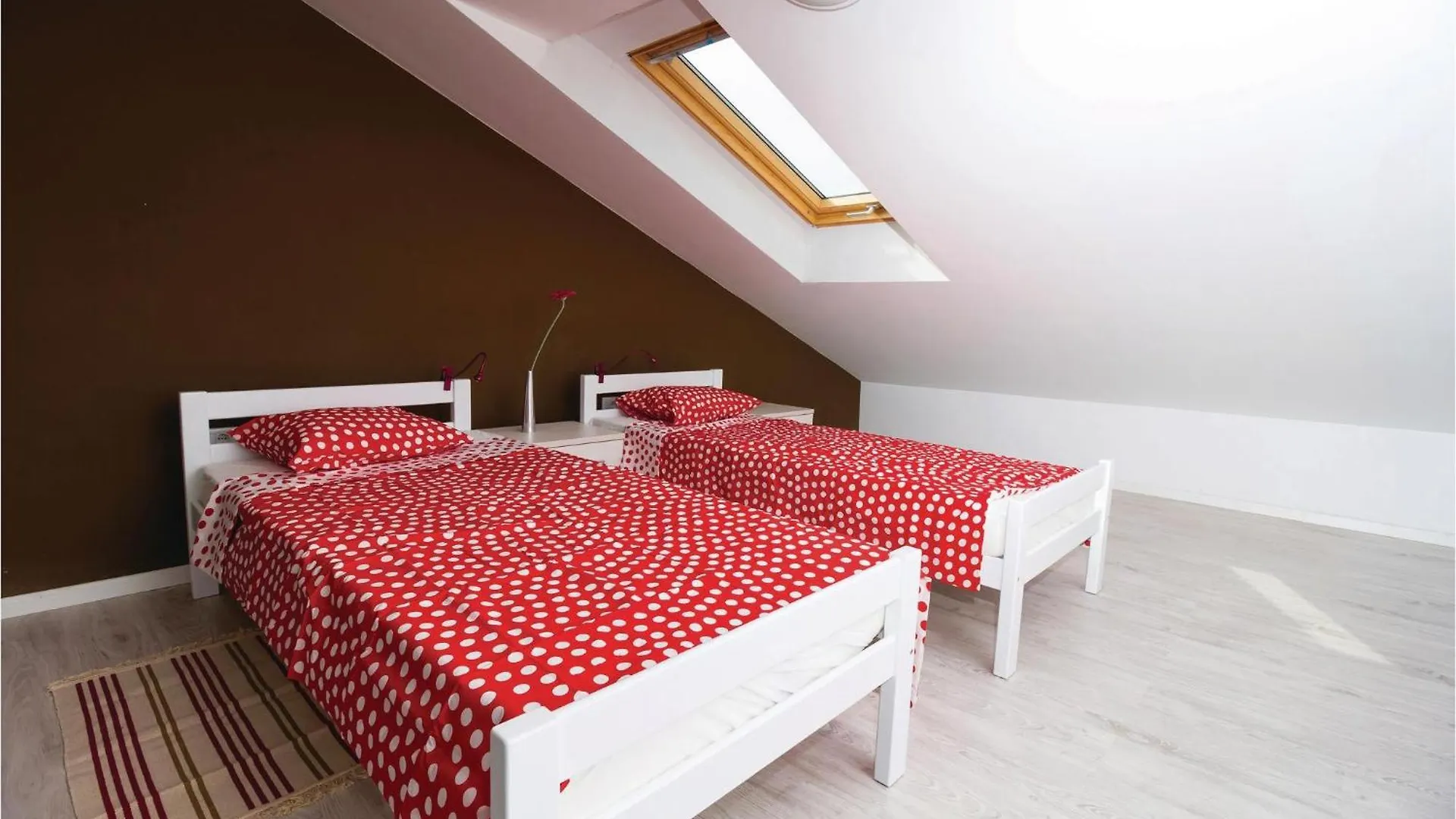 4 Bedroom Gorgeous Apartment In Porozina 0*,